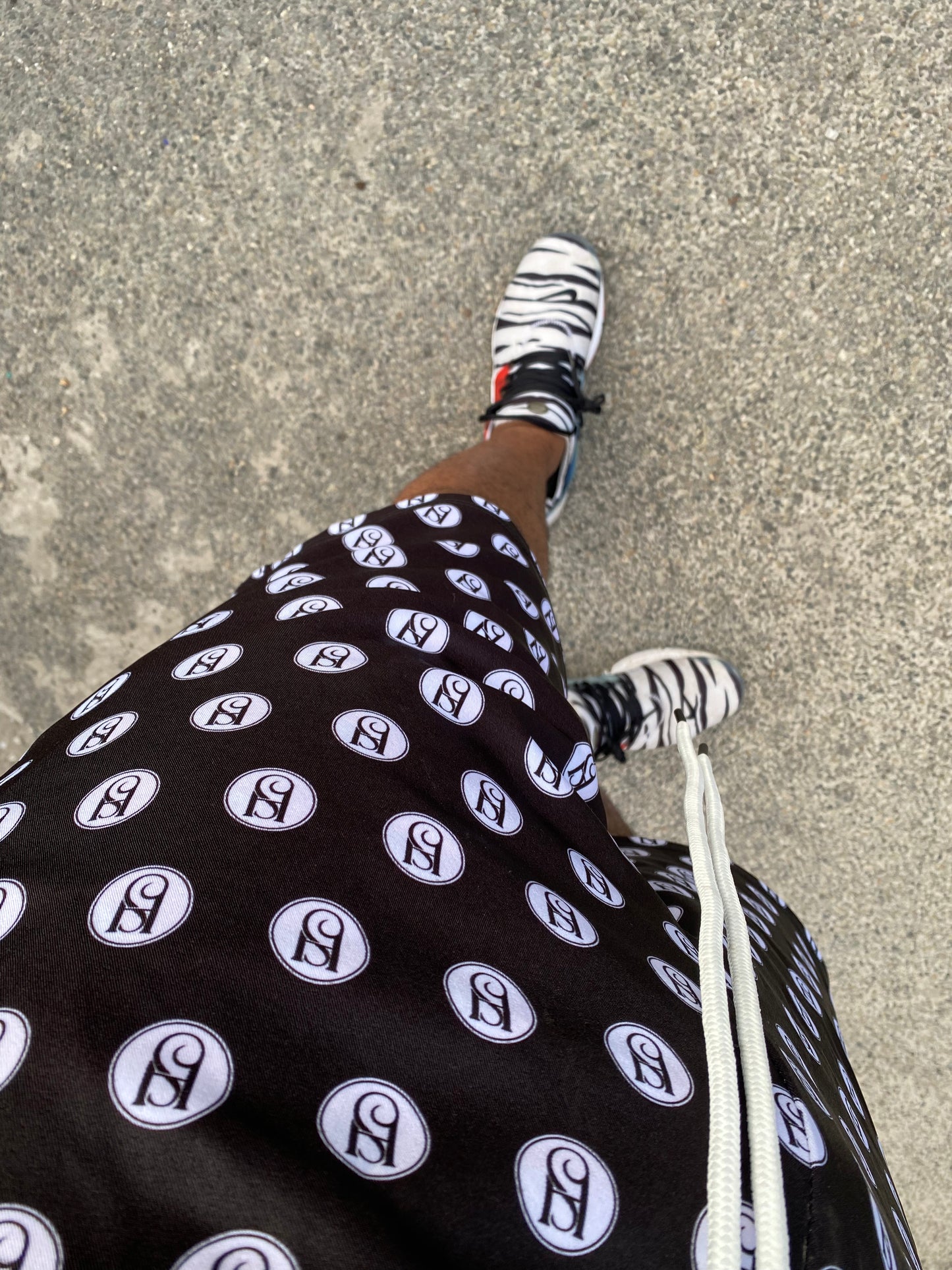 NYLON LOGO SHORTS -BLACK